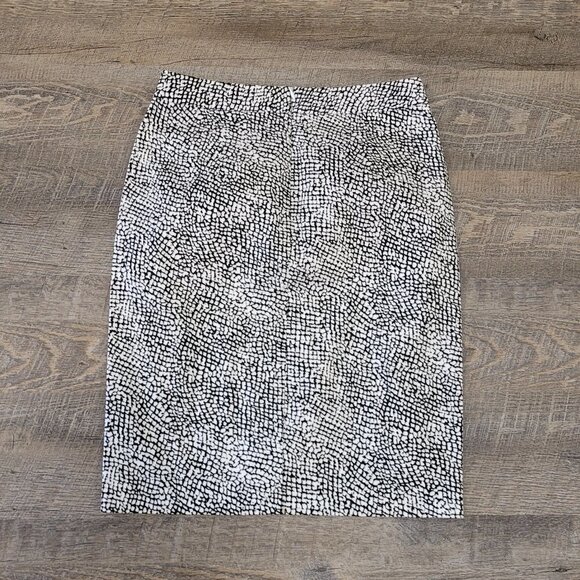BANANA REPUBLIC | Pencil Skirt Patterned | Sz. 0 - Picture 6 of 8